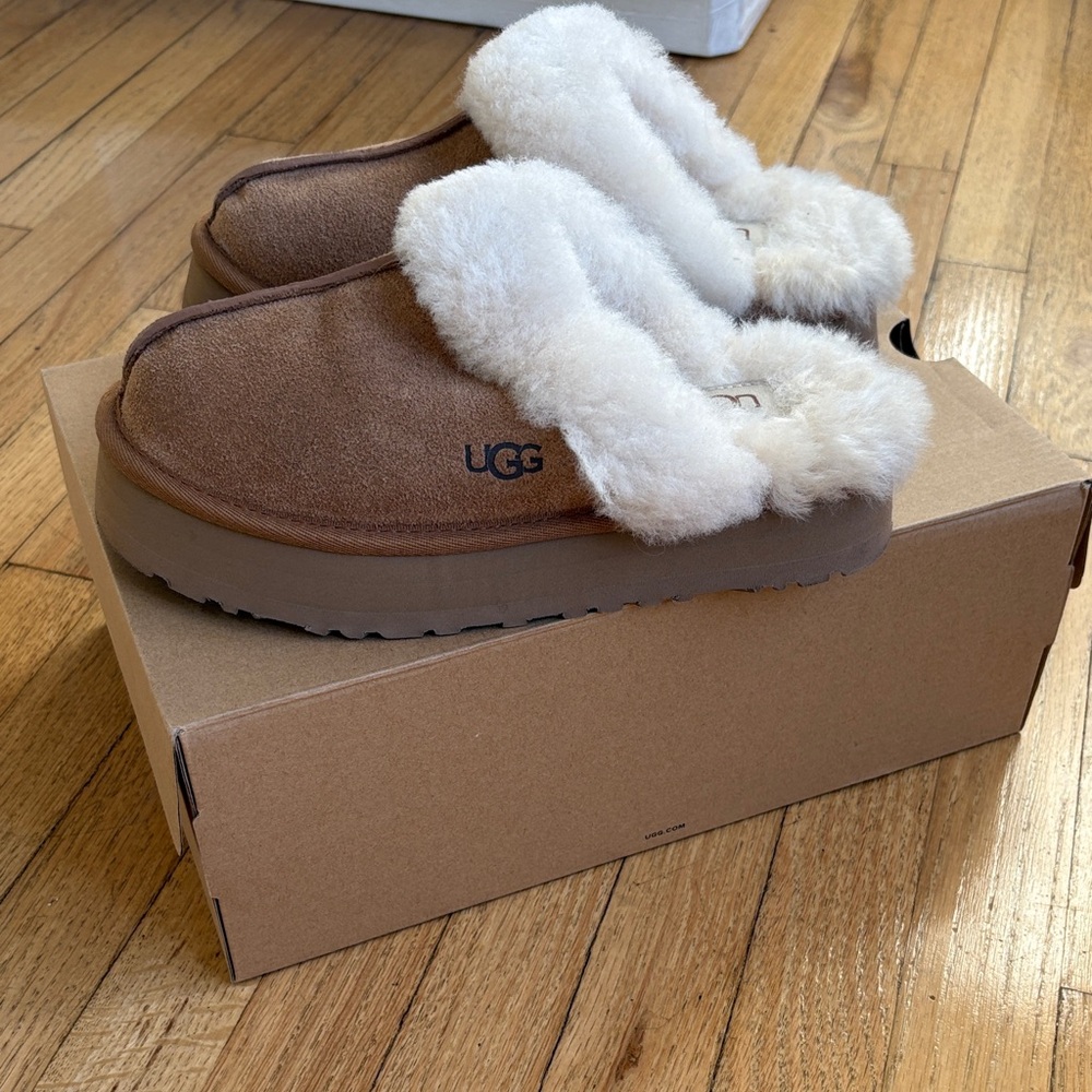 UGG Tan Disquette Slippers size 6 NWT
